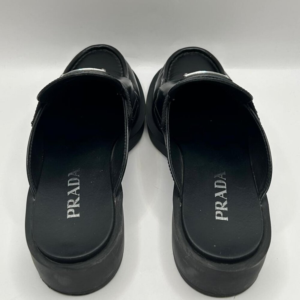 PRADA - Picture 4 of 6